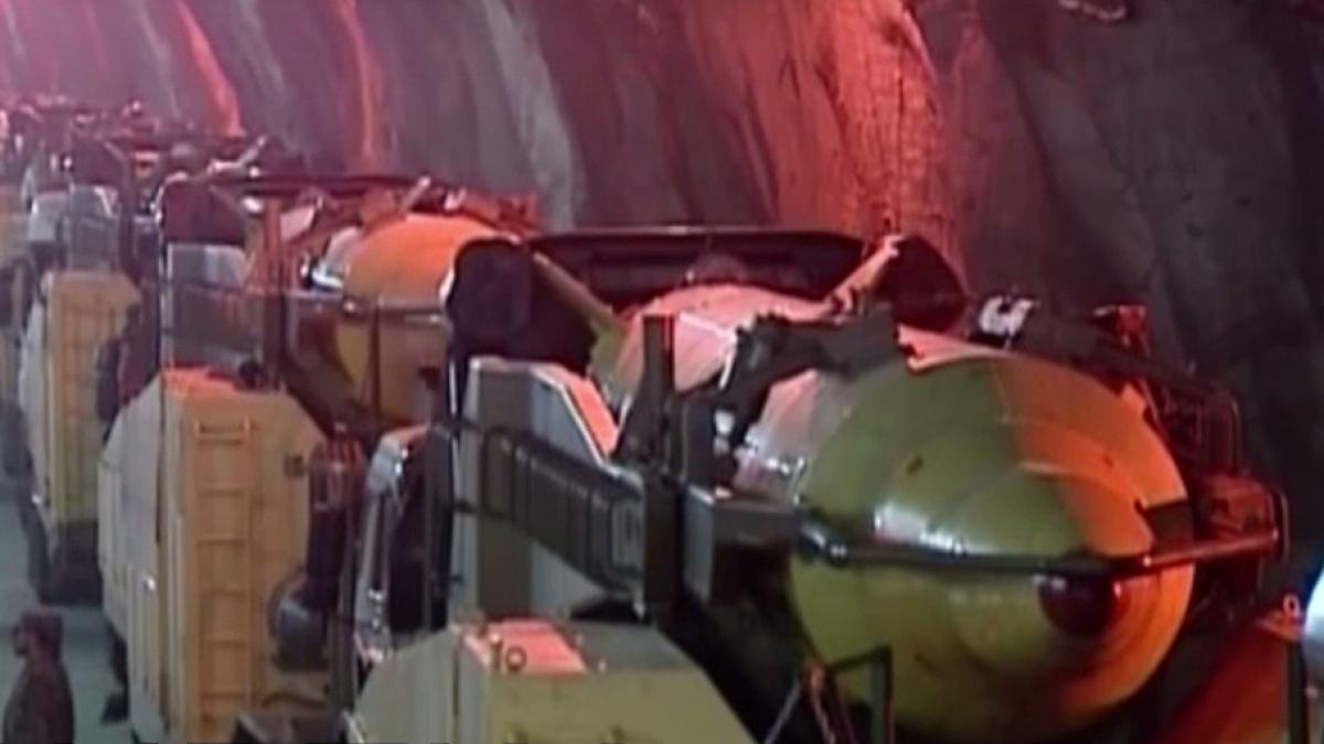 iran imagini spectaculoase dintr o baza subterana de rachete video