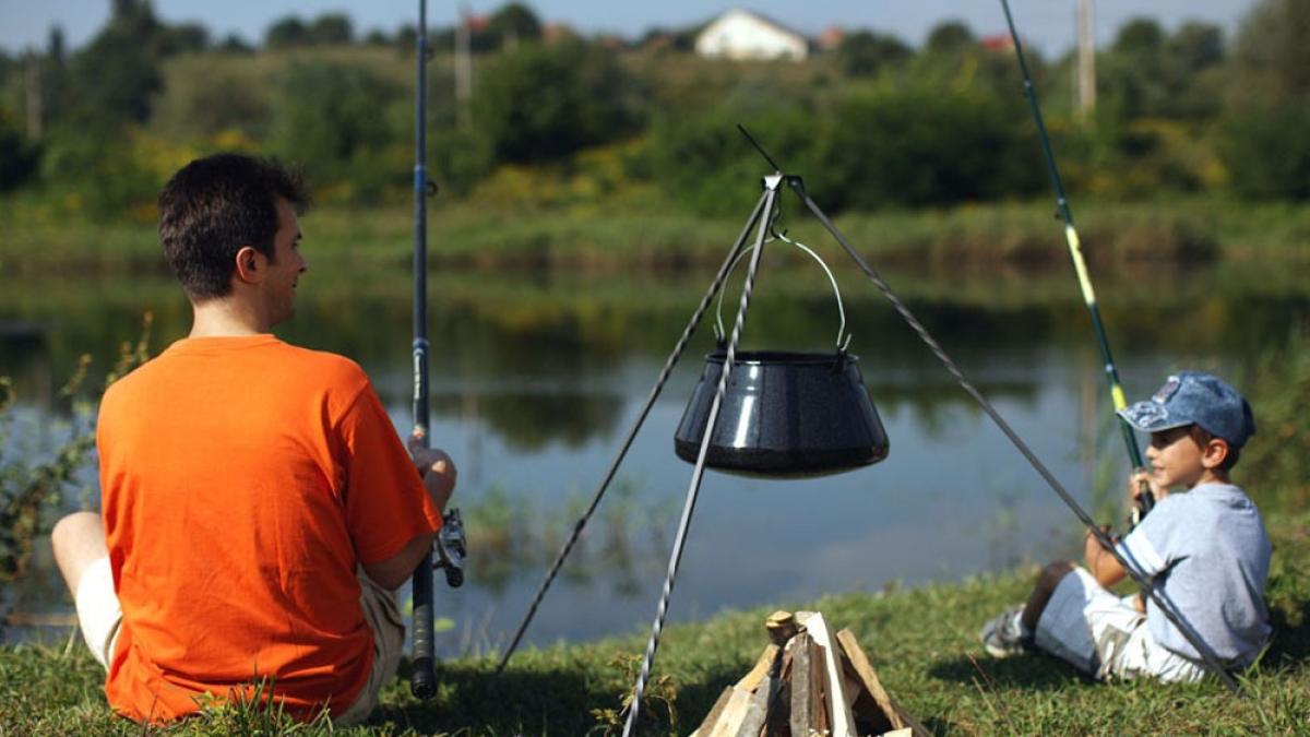 2pescuit_tata_fiu_ales_89686300