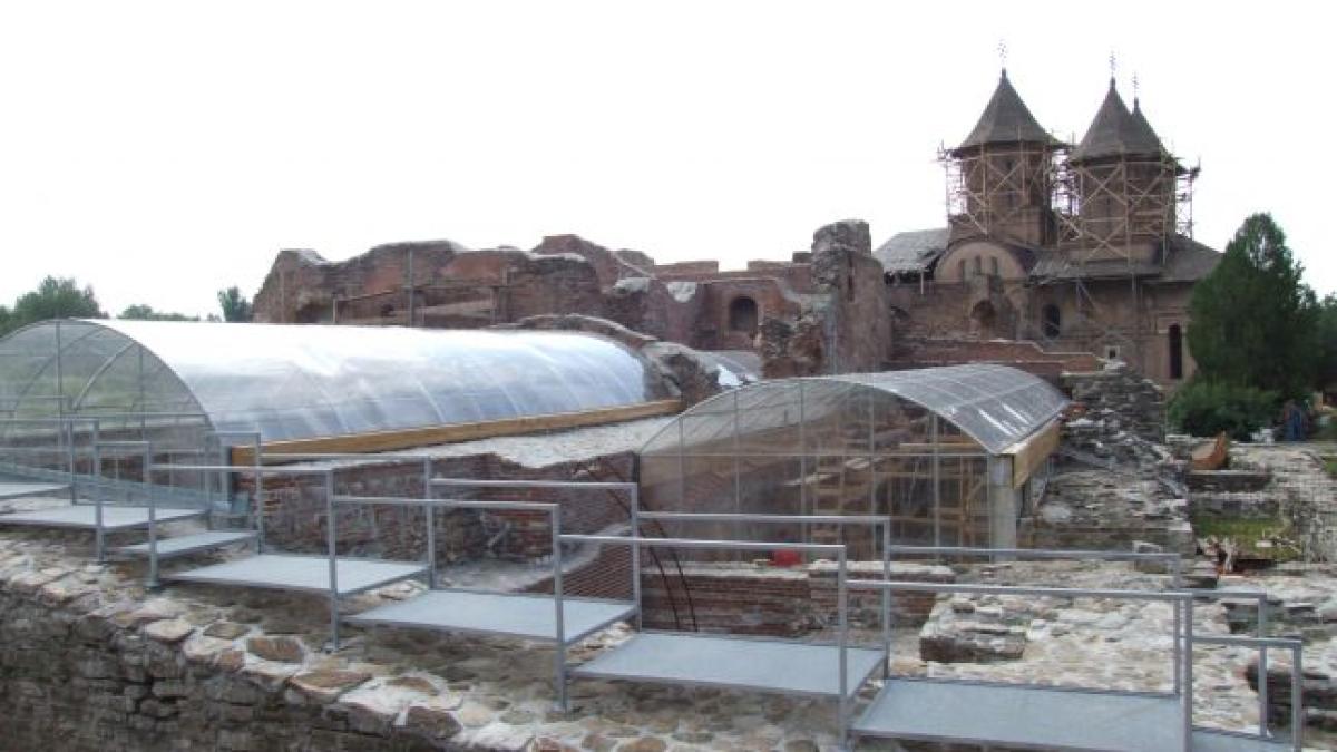 curtea_domneasca_49924600