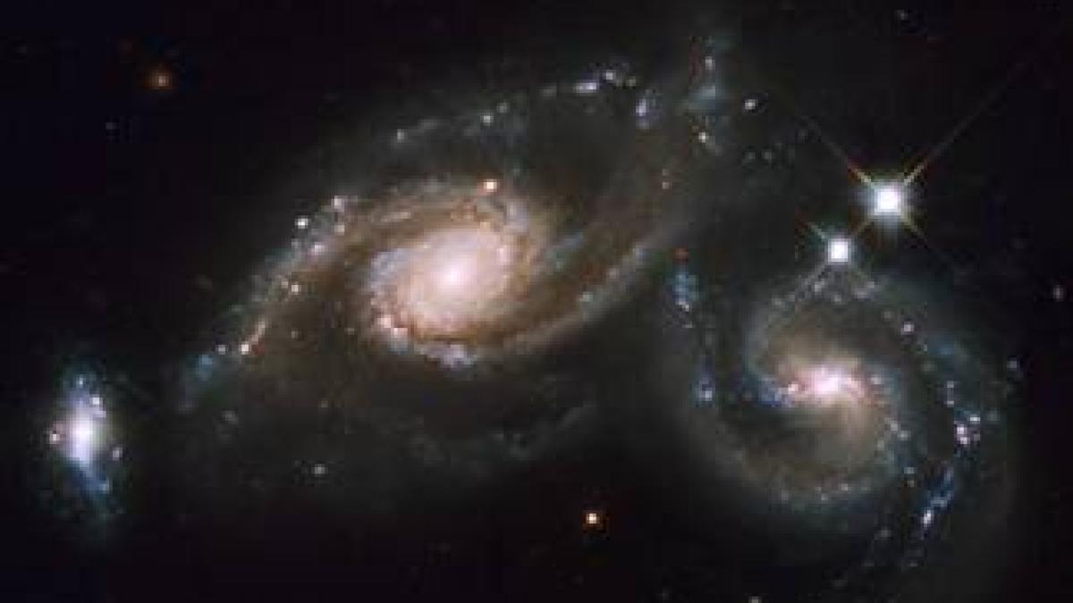 cele_trei_galaxii_84231500