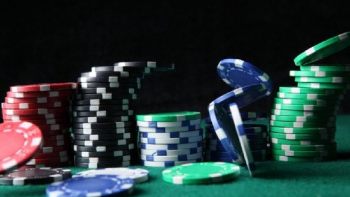 jaf_la_o_sala_de_jocuri_de_noroc_din_suceava_hotii_s_au_facut_nevazuti_cu_aproximativ_30_000_de_lei_117330_99510100