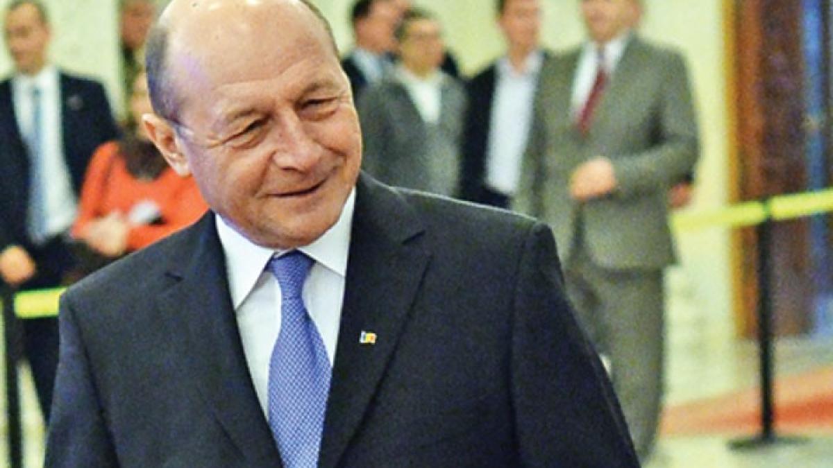traian_basescu_discurs_parlament_narcis_pop_151_08704100