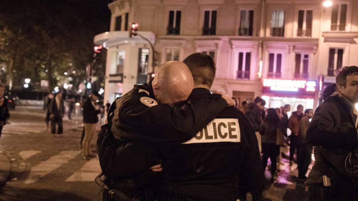 atentat_paris_politisti_18273500