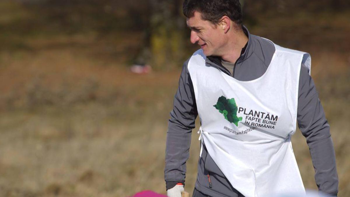 12240111_1127080053982249_7107801152396467524_n_03646100