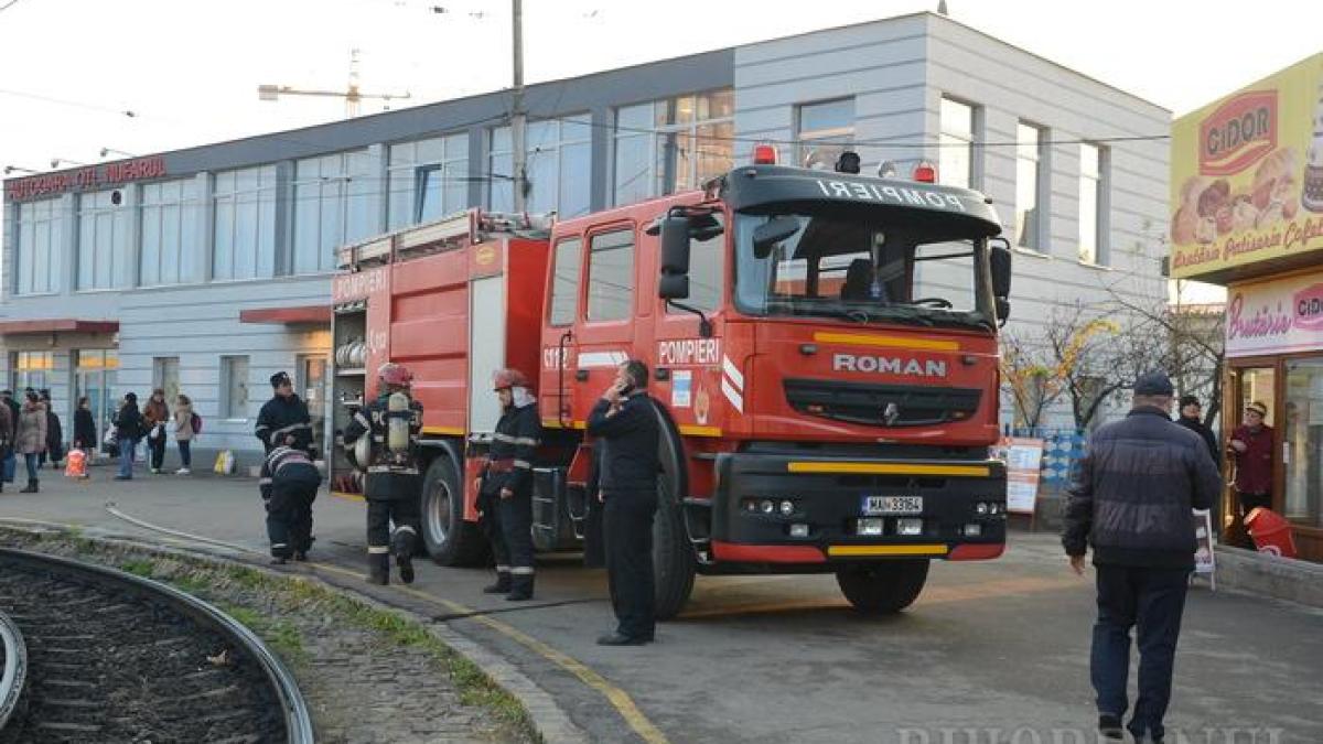 alerta_valiza_suspecta_in_tramvai_oradea_bihoreanul_25_noiembrie_2015_07_71255000