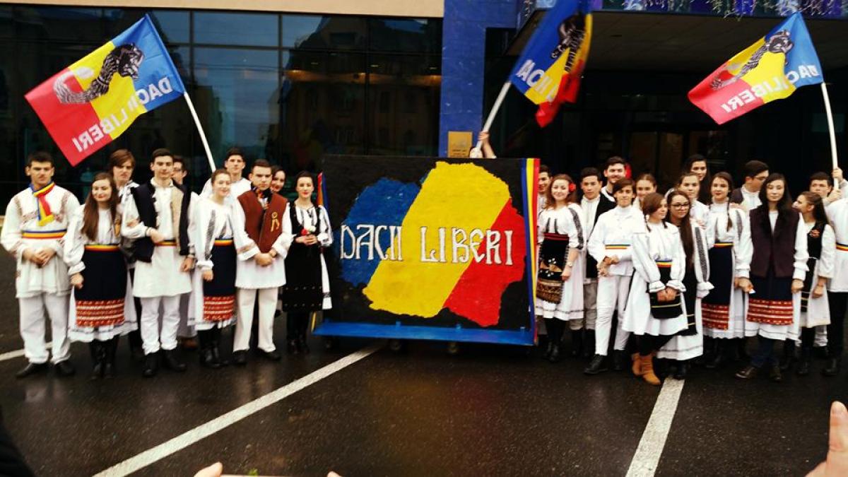 12316277_1669159673326890_5024026381594952655_n_66348400