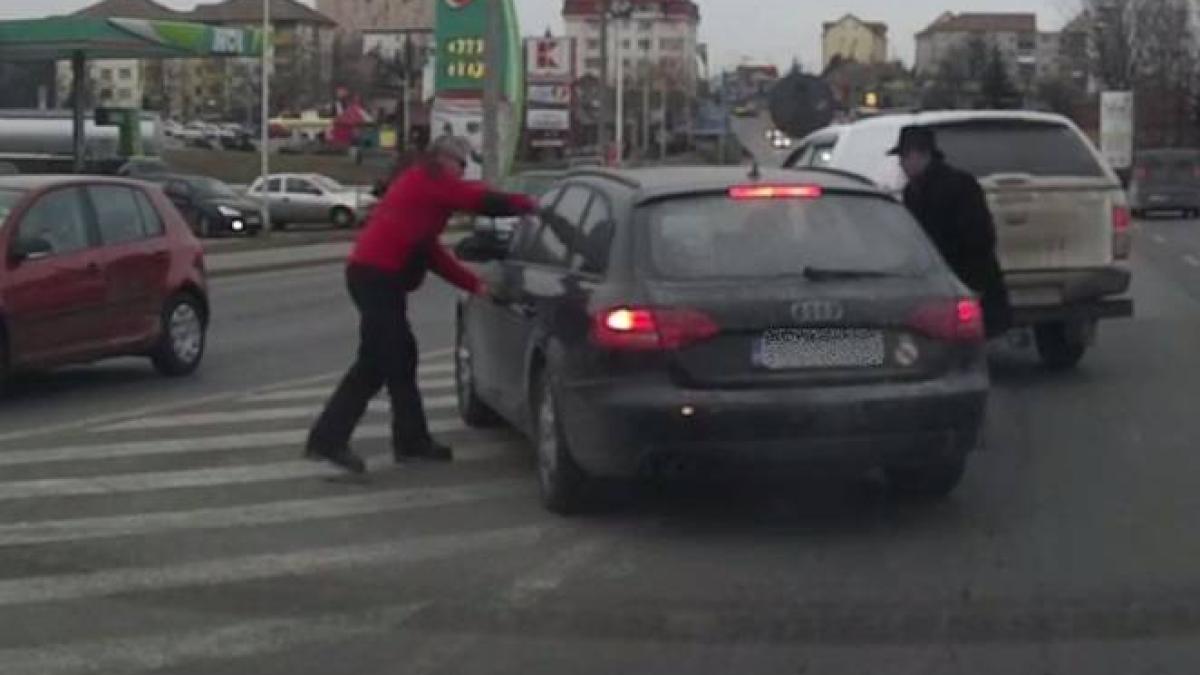 bataie in trafic la sibiu cine a fost oferul care a produs alterca ia video