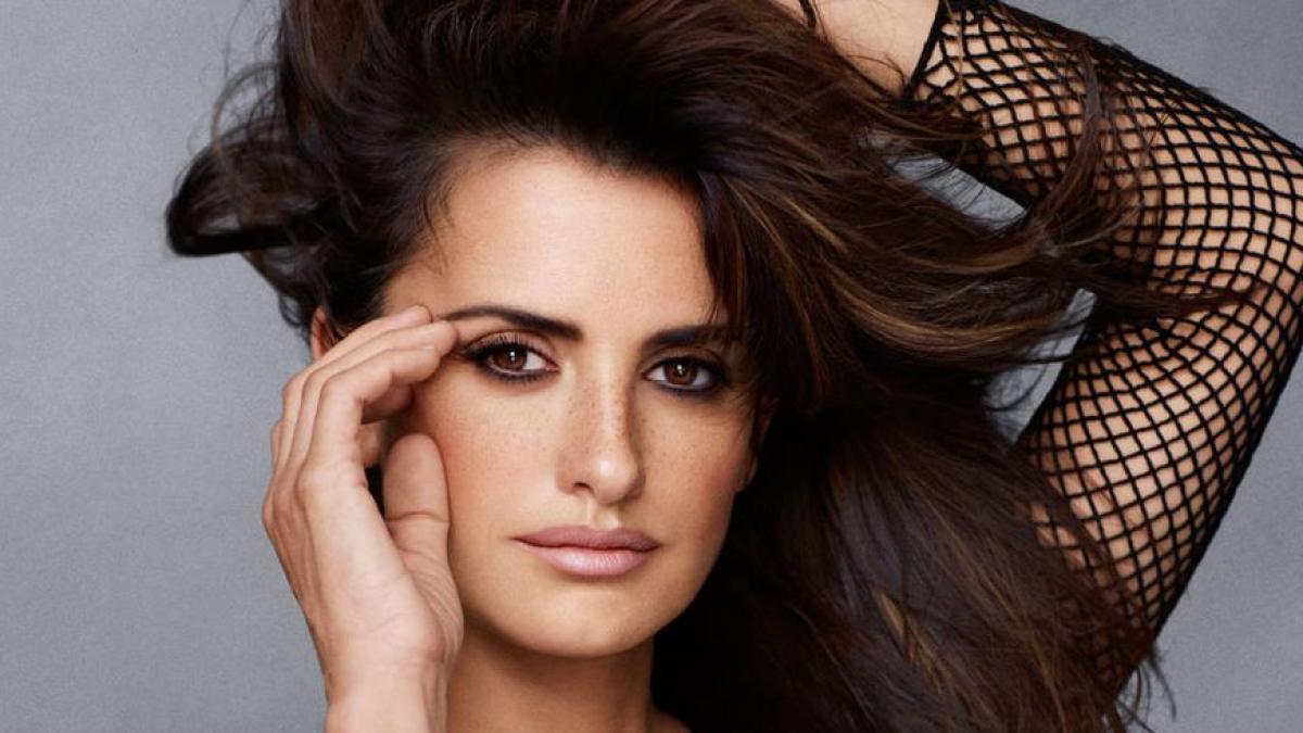 54bd39f2810fc___hbz_penelope_cruz_list_xl_78090400