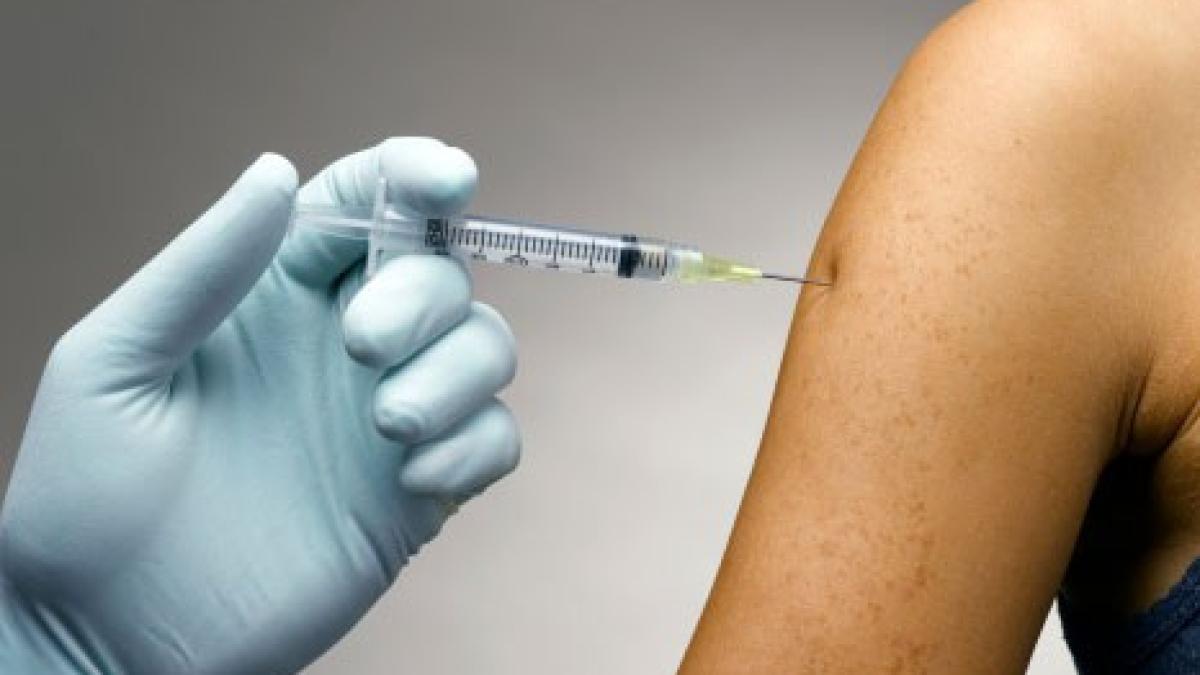 hpv_vaccine_16865200