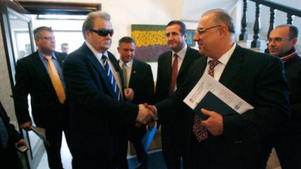 marius_marinescu_despre_corneliu_vadim_tudor_este_o_mare_pierdere_08126000