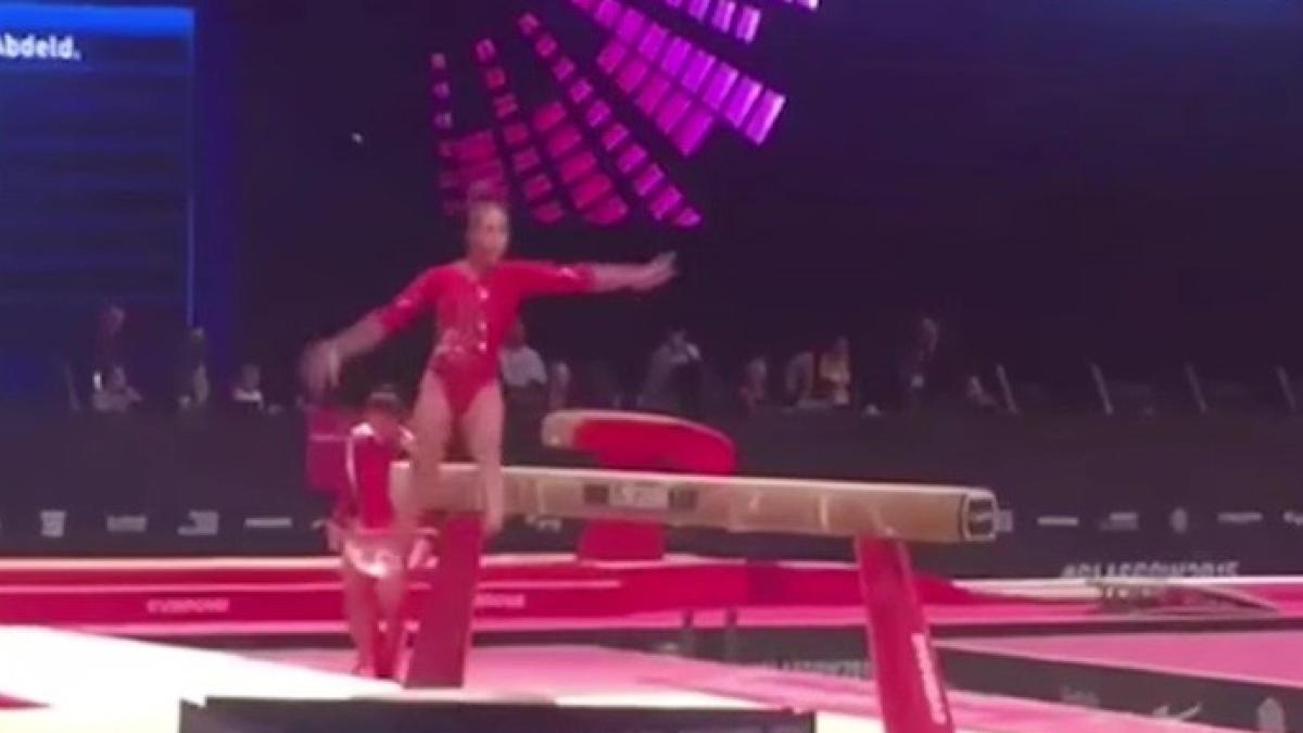 are doar 18 ani dar face istorie in gimnastica mondiala