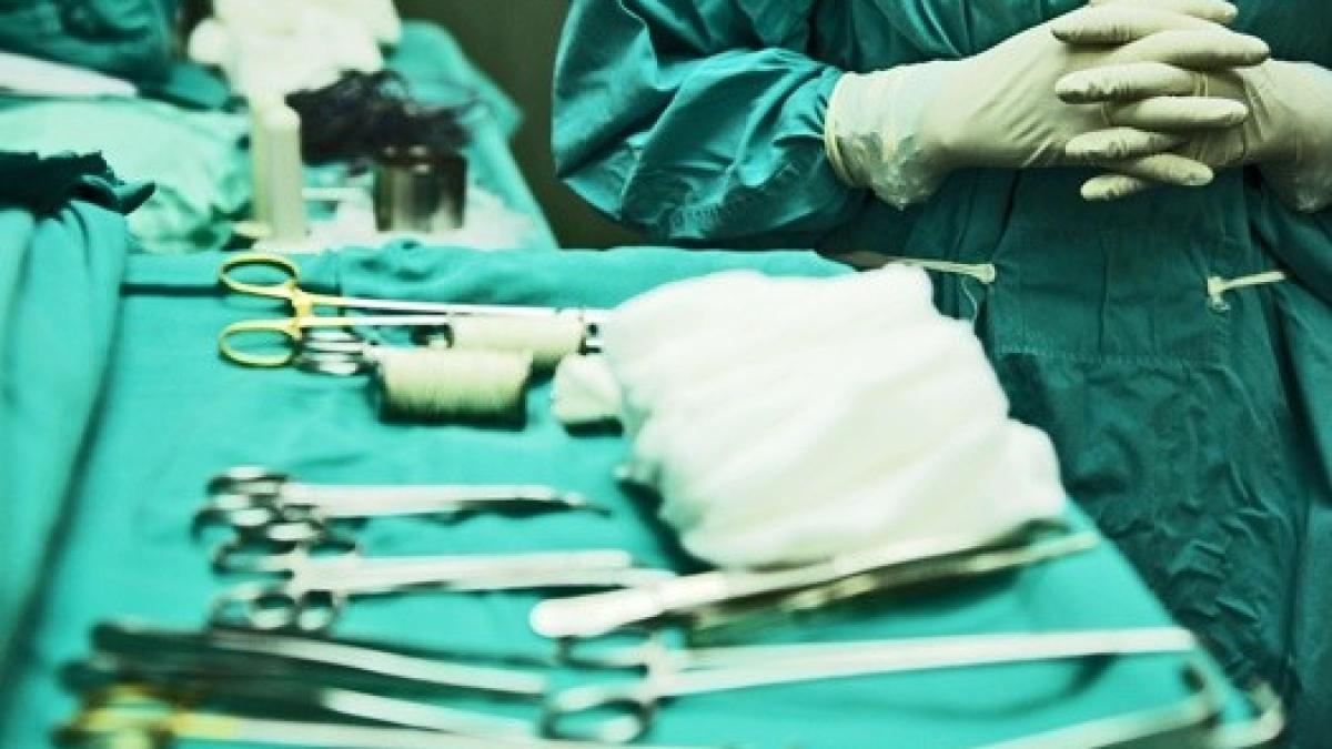 au_dat_in_judecata_spitalul_dupa_ce_medicii_au_uitat_16_ustensile_in_trupul_unui_pacient_188404_62239100