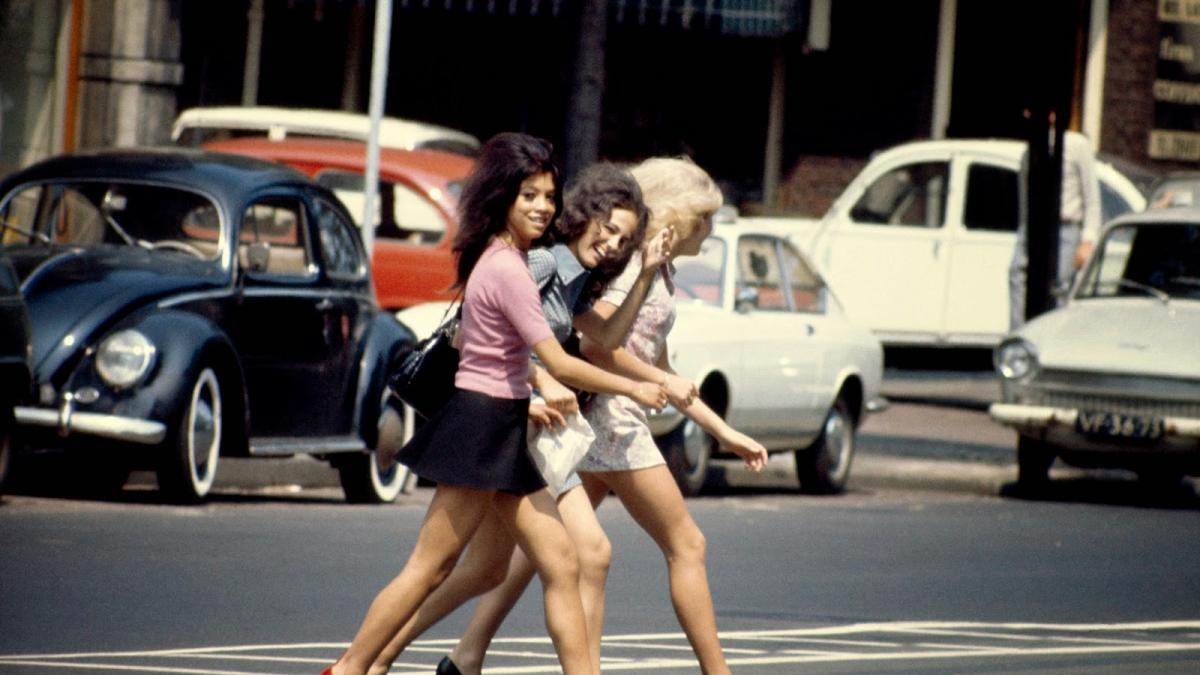 femei_pe_strada_98527900