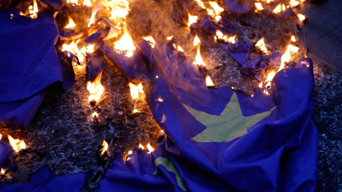 steag_ue_flacari_79528100