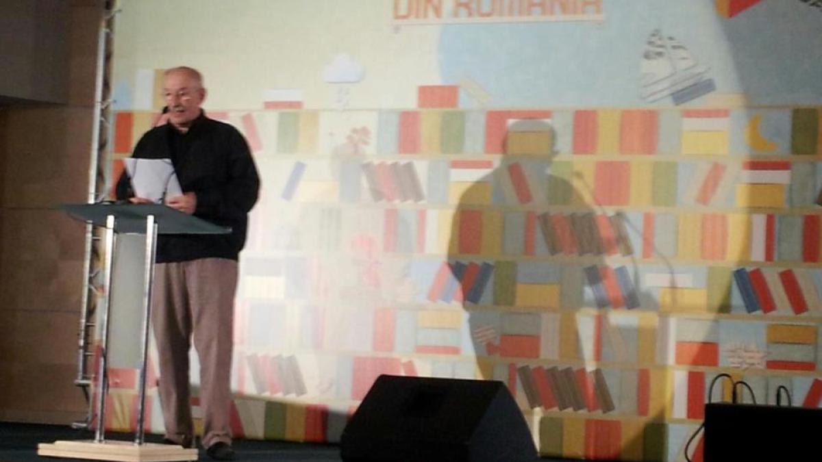 318701_10201121825906590_744479152_n_01314400