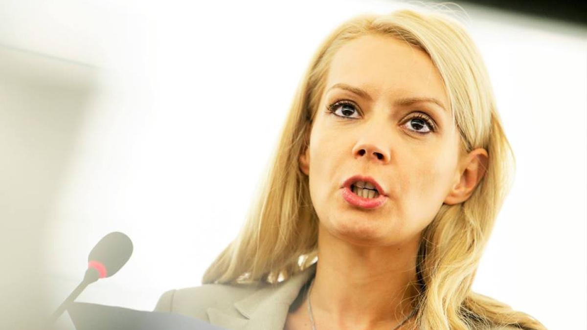 daciana_sarbu_73954500