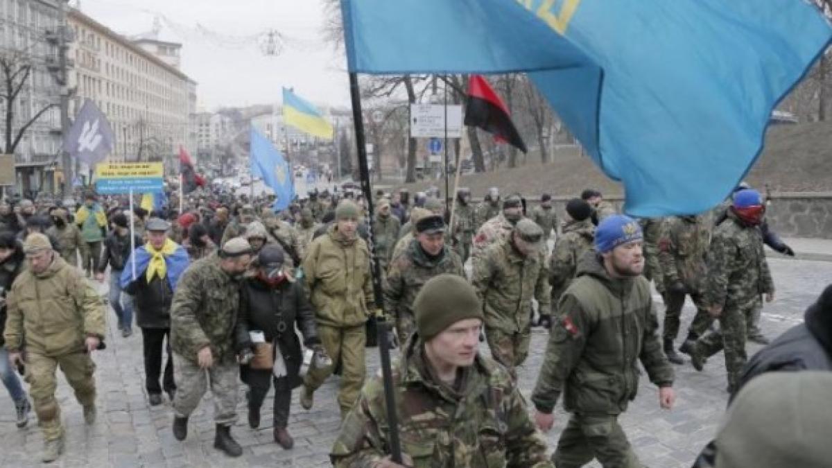 zeci de mii de demonstranti pe strazi video