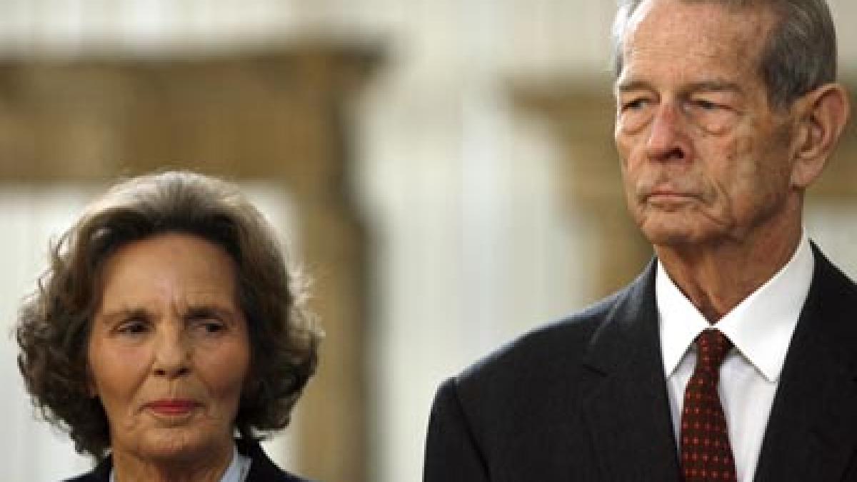 casa regala prima pozi ie publica regele i regina revin in ara