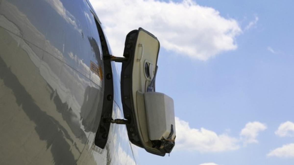 usa_avion_deschisa_36538500