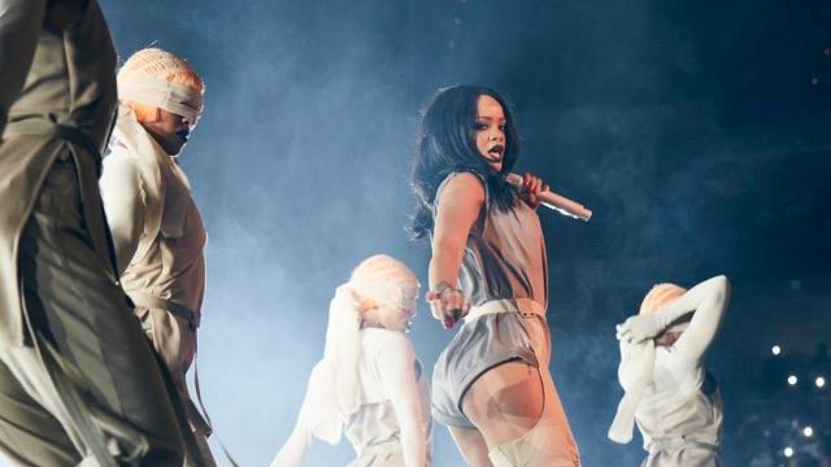 rihanna vine in romania cat costa un bilet la concert