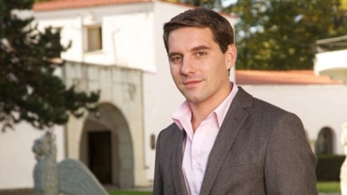 74805400_75743000_32527800