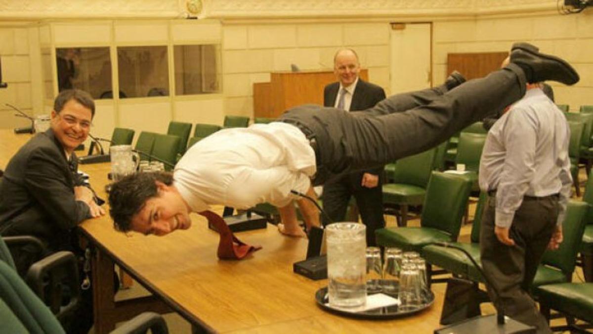 trudeau_yoga_70044500_55840100