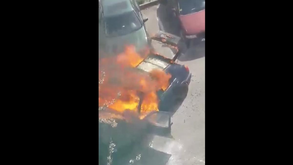 momente de groaza ma ina in flacari intr o parcare video