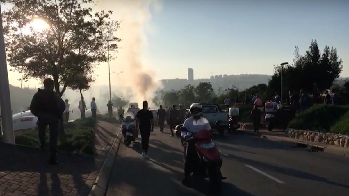 explozie intr un autobuz mor i i rani i video