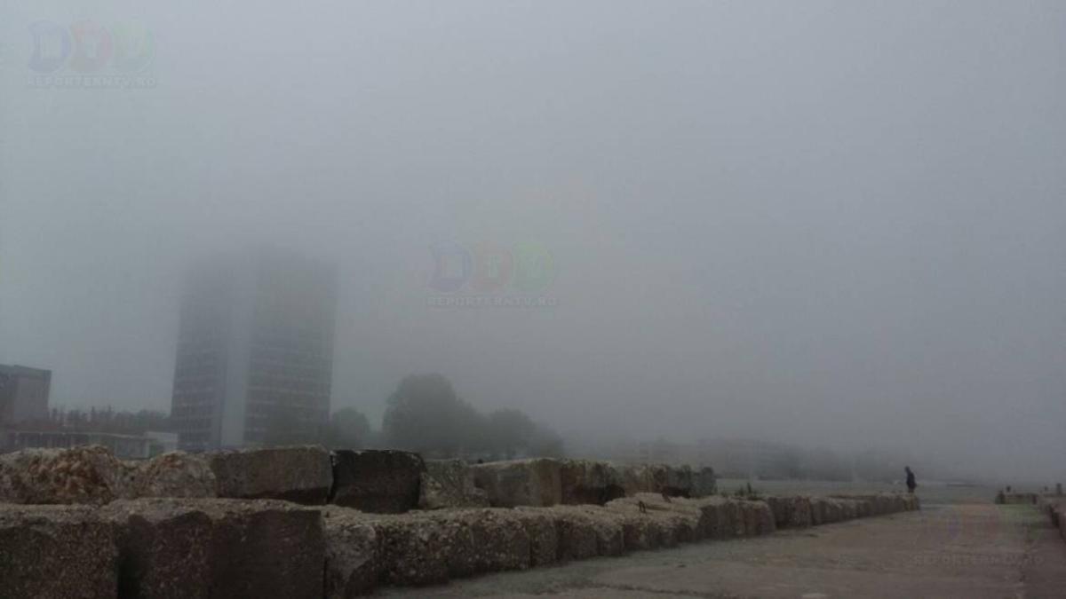 fenomen_spectaculos_in_statiunea_mamaia_un_val_gros_de_ceata_a_pus_stapanire_pe_plaje_galerie_foto_142162_66314400