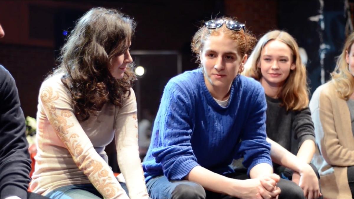 iubire i pierdere actorii de la teatrul metropolis intr un video de colec ie