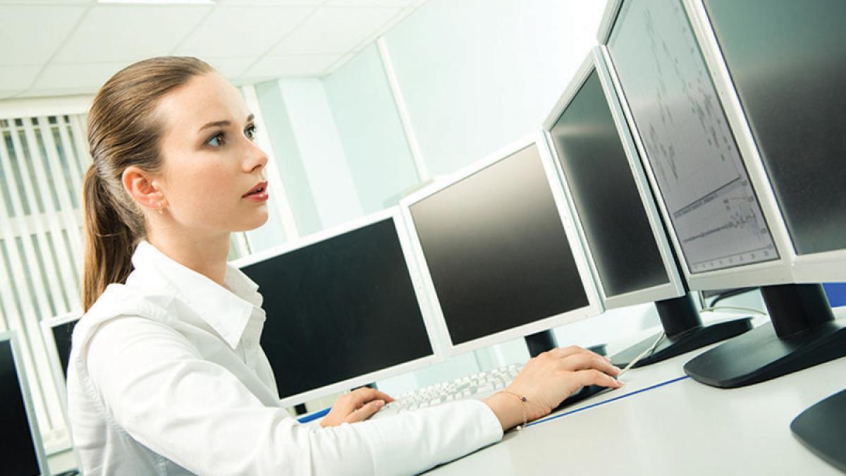 cursuri_programate_pentru_utilizatori_it_83904400