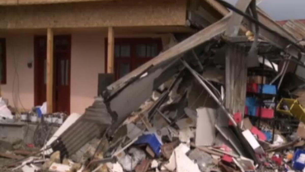 dezastru dupa ce un tir a scapat de sub control