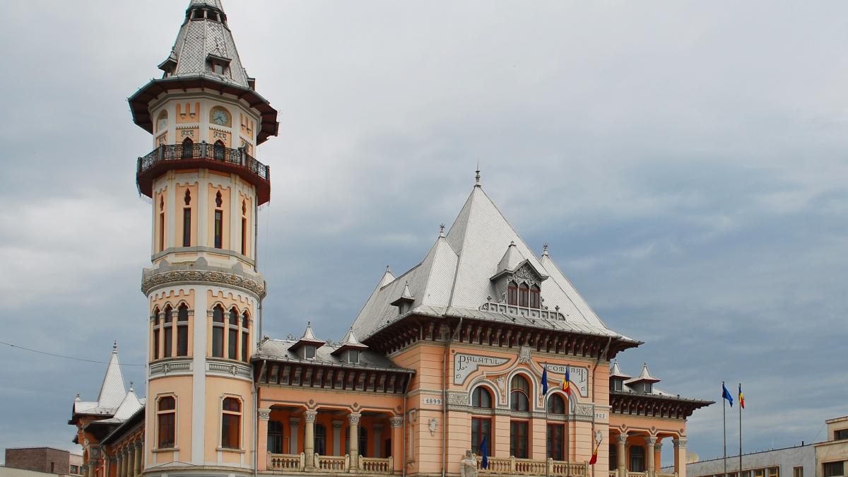 buzau_town_hall_edit_19833700