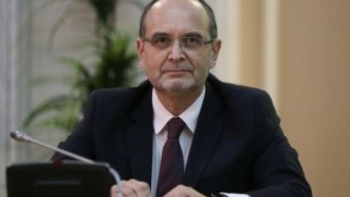 adrian_curaj_87073700_01711500_63176200