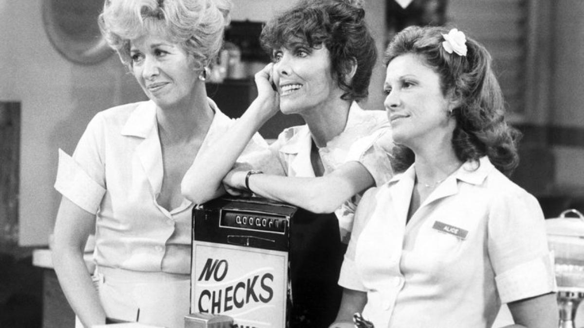 25howland_alt_master768_32183000