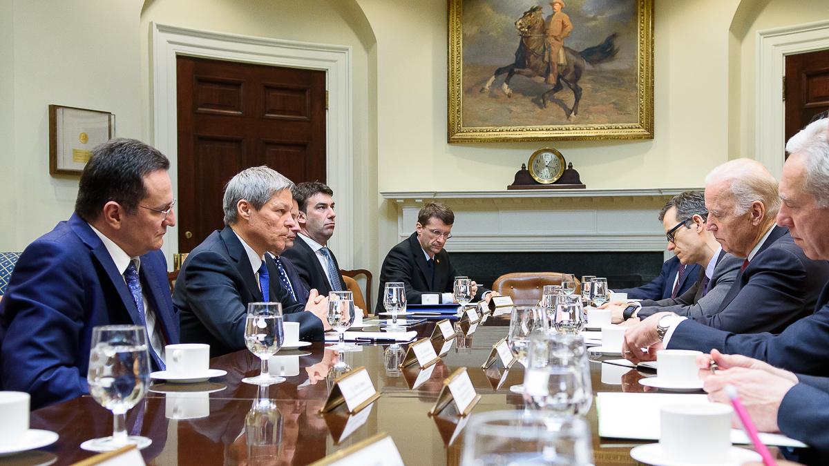 ciolos_biden_32421400