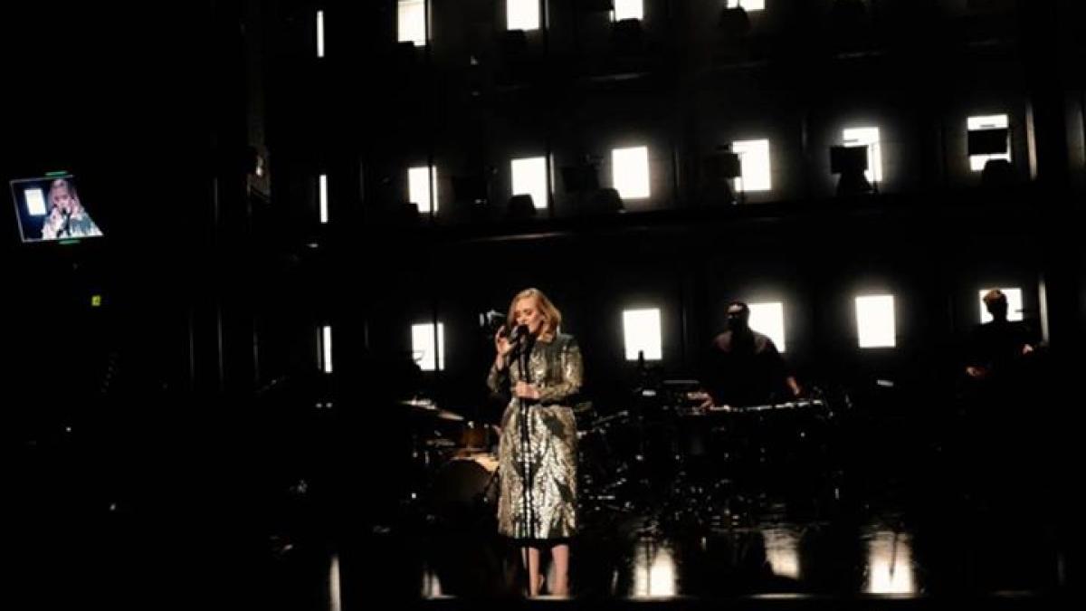 adele moment jenant in timpul unui concert