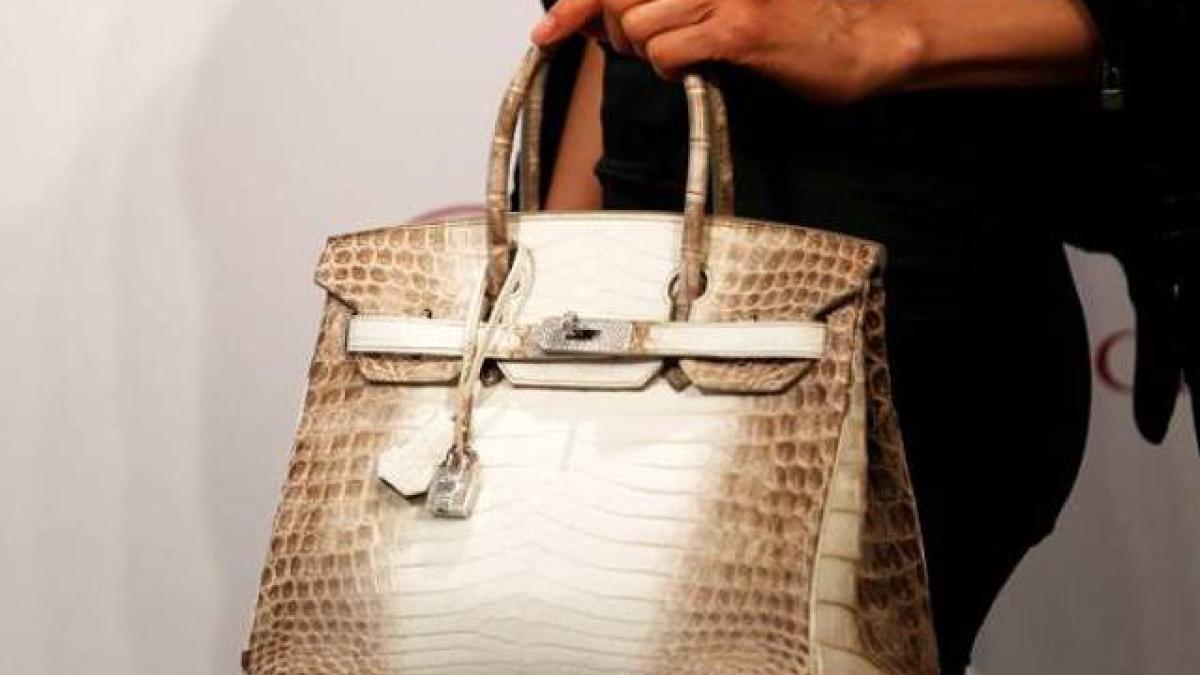 1113386_hermessignaturebirkinwithcrocodileleatheranddiamonds_christies_mostexpensivebag_reuters_1464676739_859_640x480_96203200