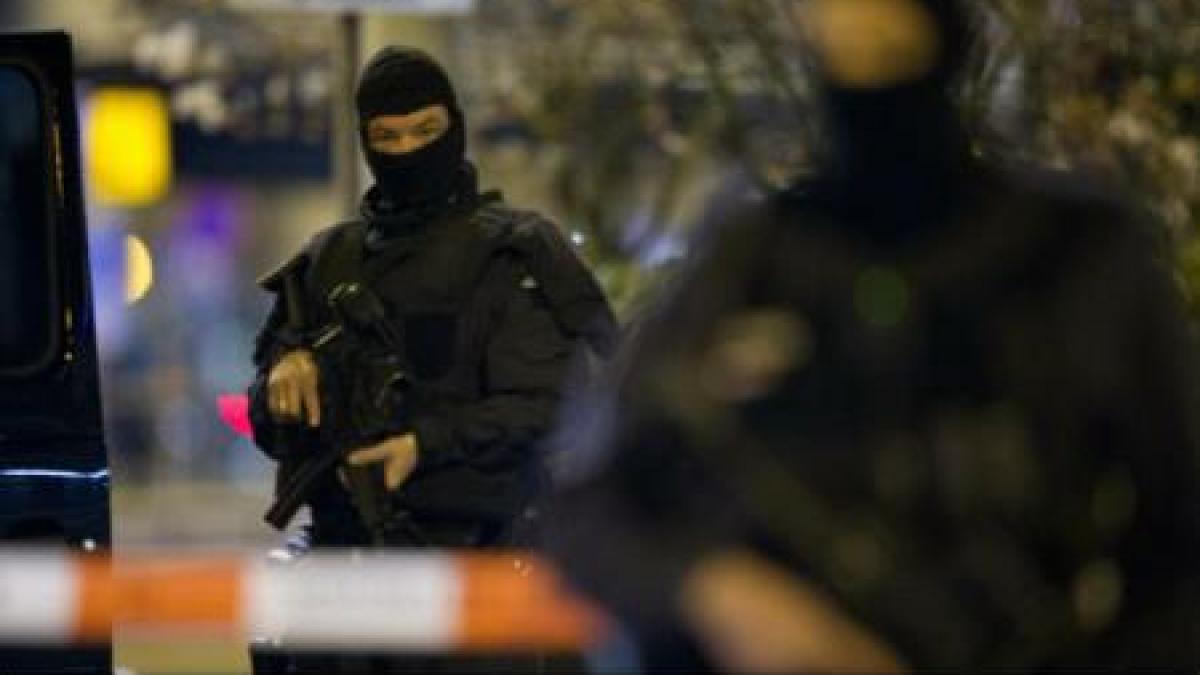 escrocherie_54807800