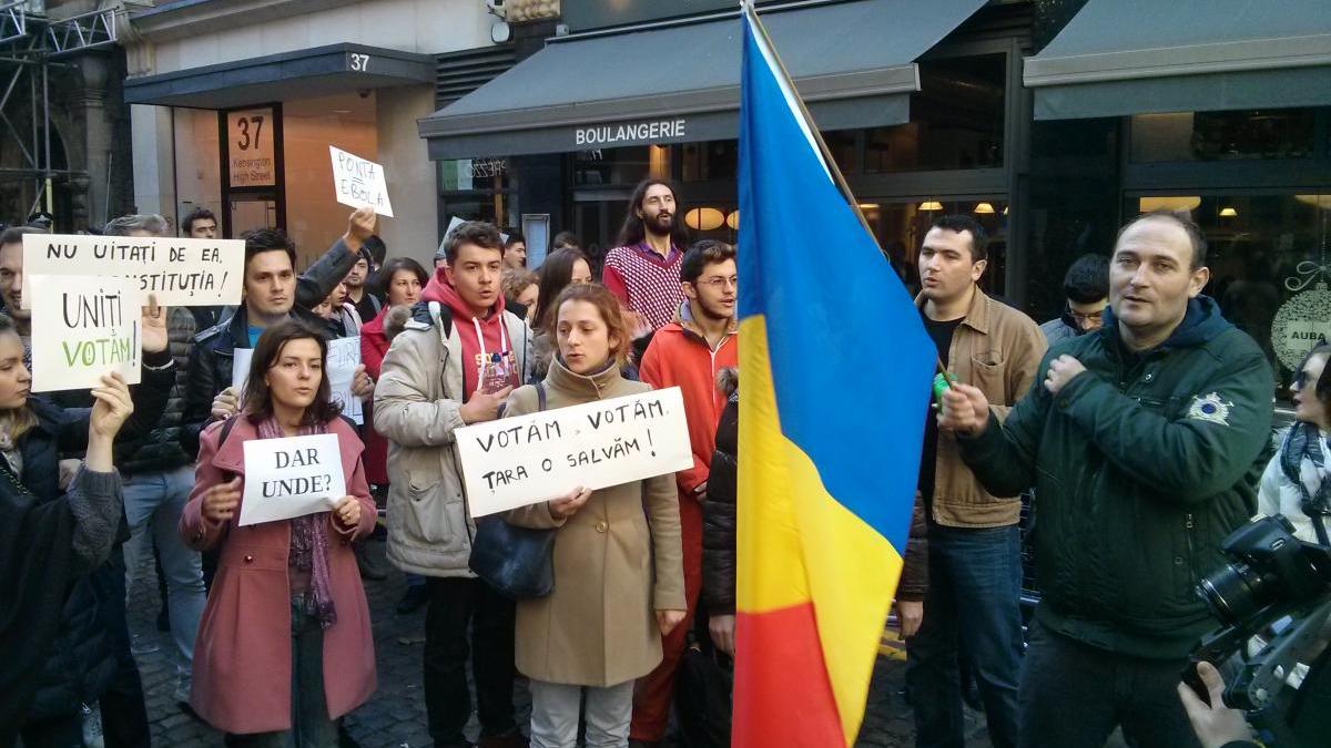 fotovideo_romanii_au_iesit_strada_la_londra_si_au_cerut_sa_poata_vota_ghinion_ghinion_tara_s_trezit_din_somn_0_81058100