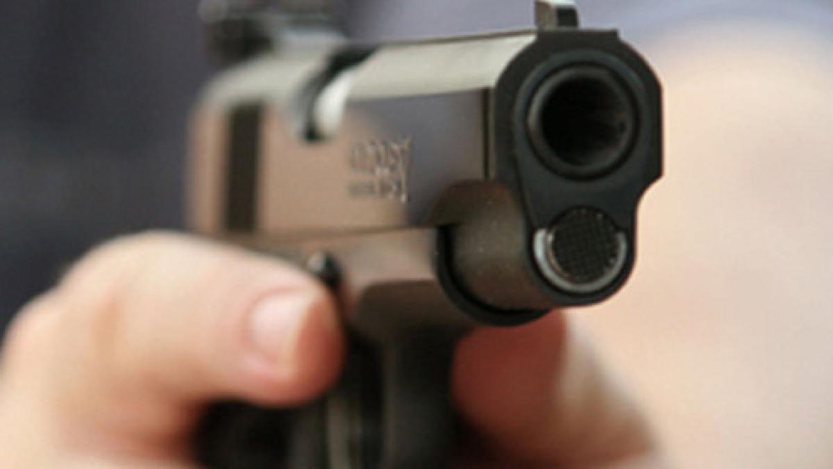 pistol_685x280_82340100