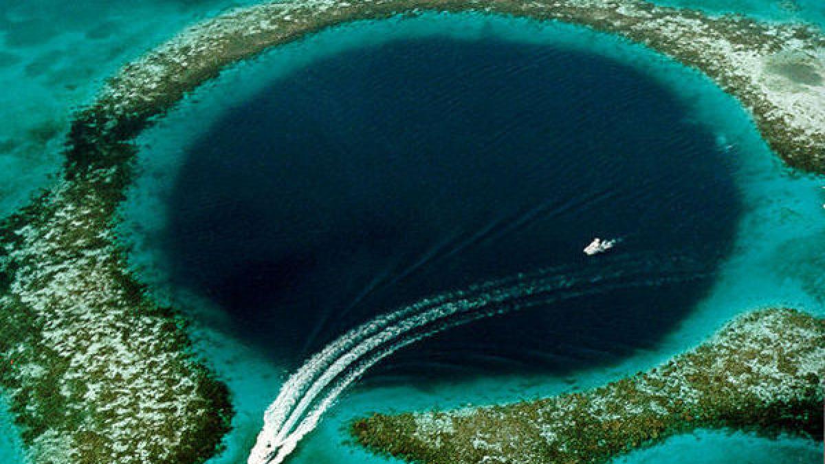 617px_great_blue_hole_36108700