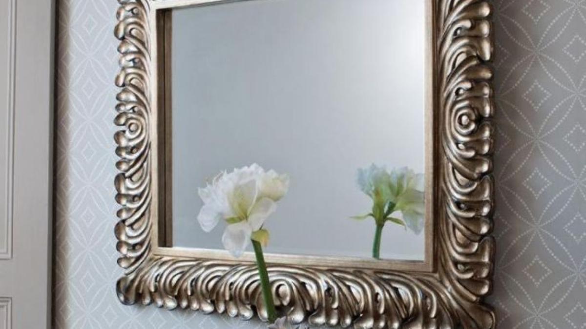 cum_sa_scapi_de_zgarieturile_de_pe_oglinda_1_59092600