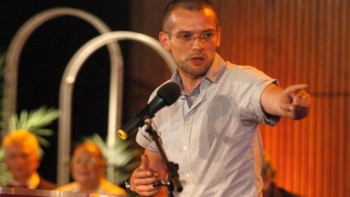 adelin_petrisor_22383600_80555500