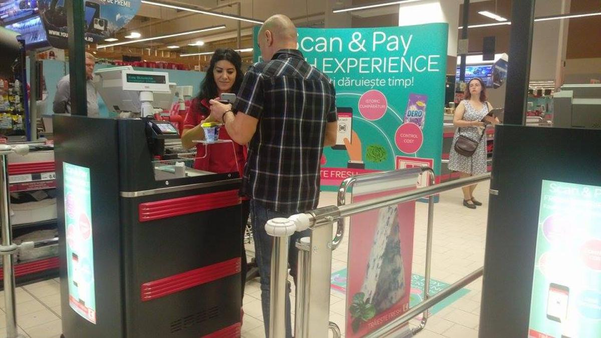 13989723_1244567242229823_1675272569_n_06926700