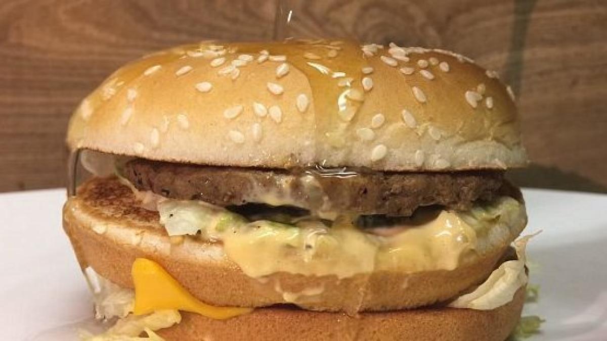 video ce se intampla daca torni acid sulfuric peste un hamburger