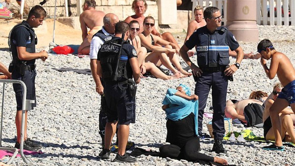 politisti_burkini_77413600