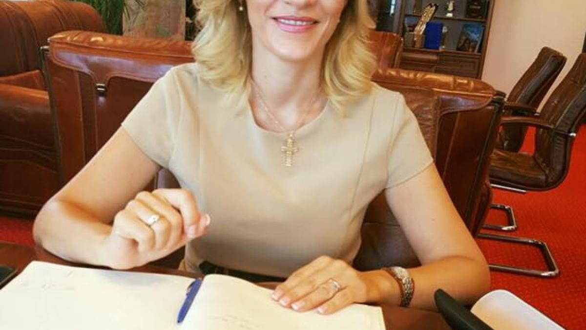 gabriela_firea_12527600