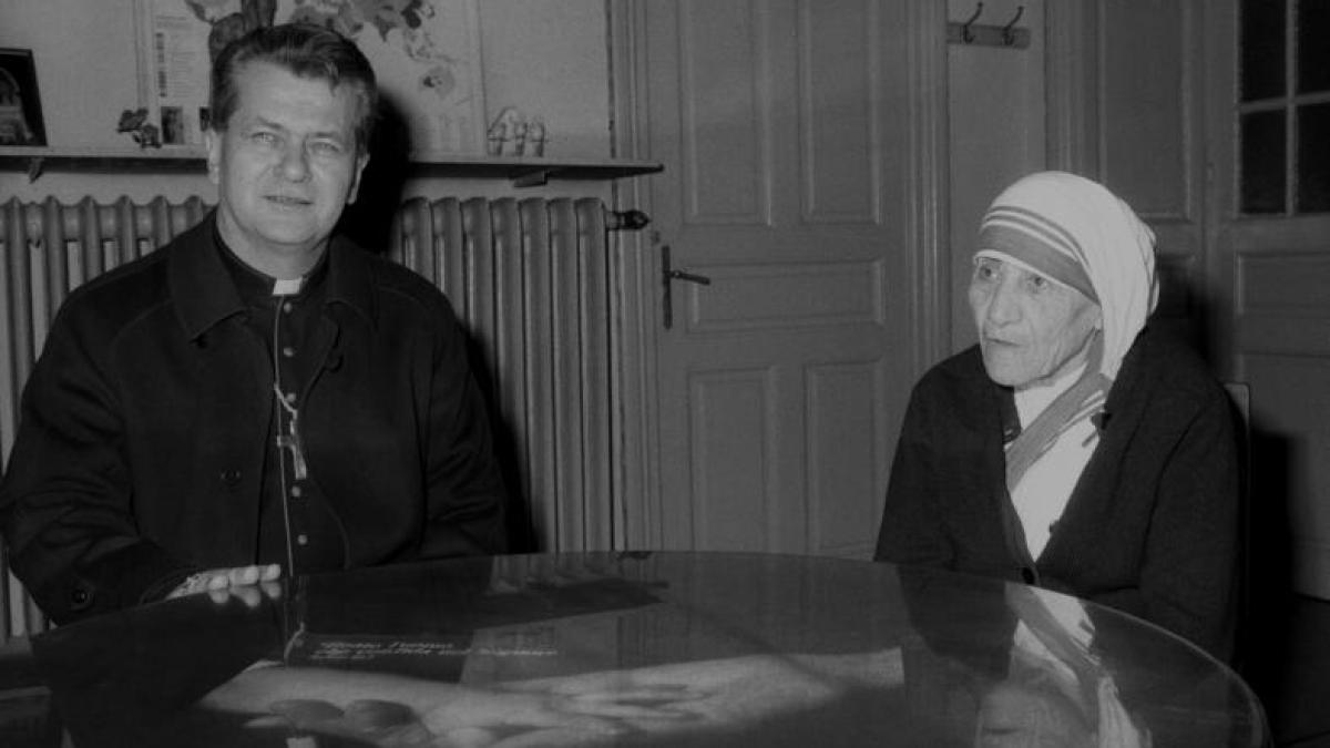 maica_tereza_sfanta_canonizata_28869200