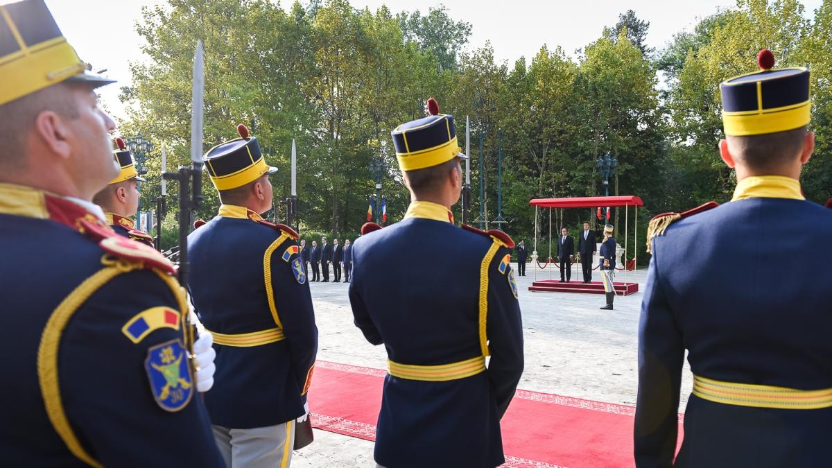 hollande_iohannis_garda_defilare_03412600
